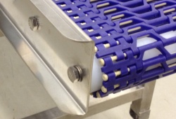 Conveyor idler end